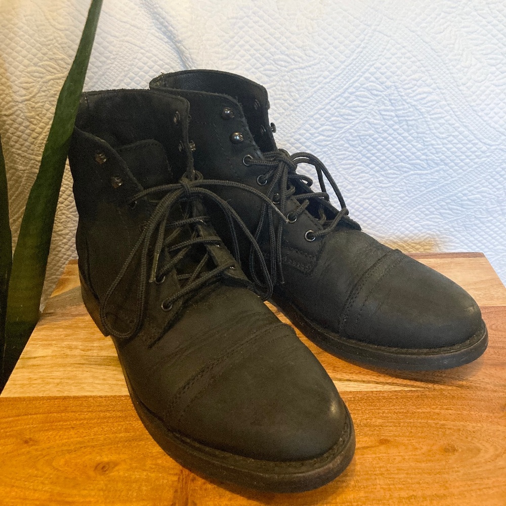Thursday boots Captain matte black size 10